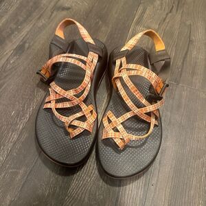 Chaco orange strappy ortho arch support M8/W10 gorpcore sandals